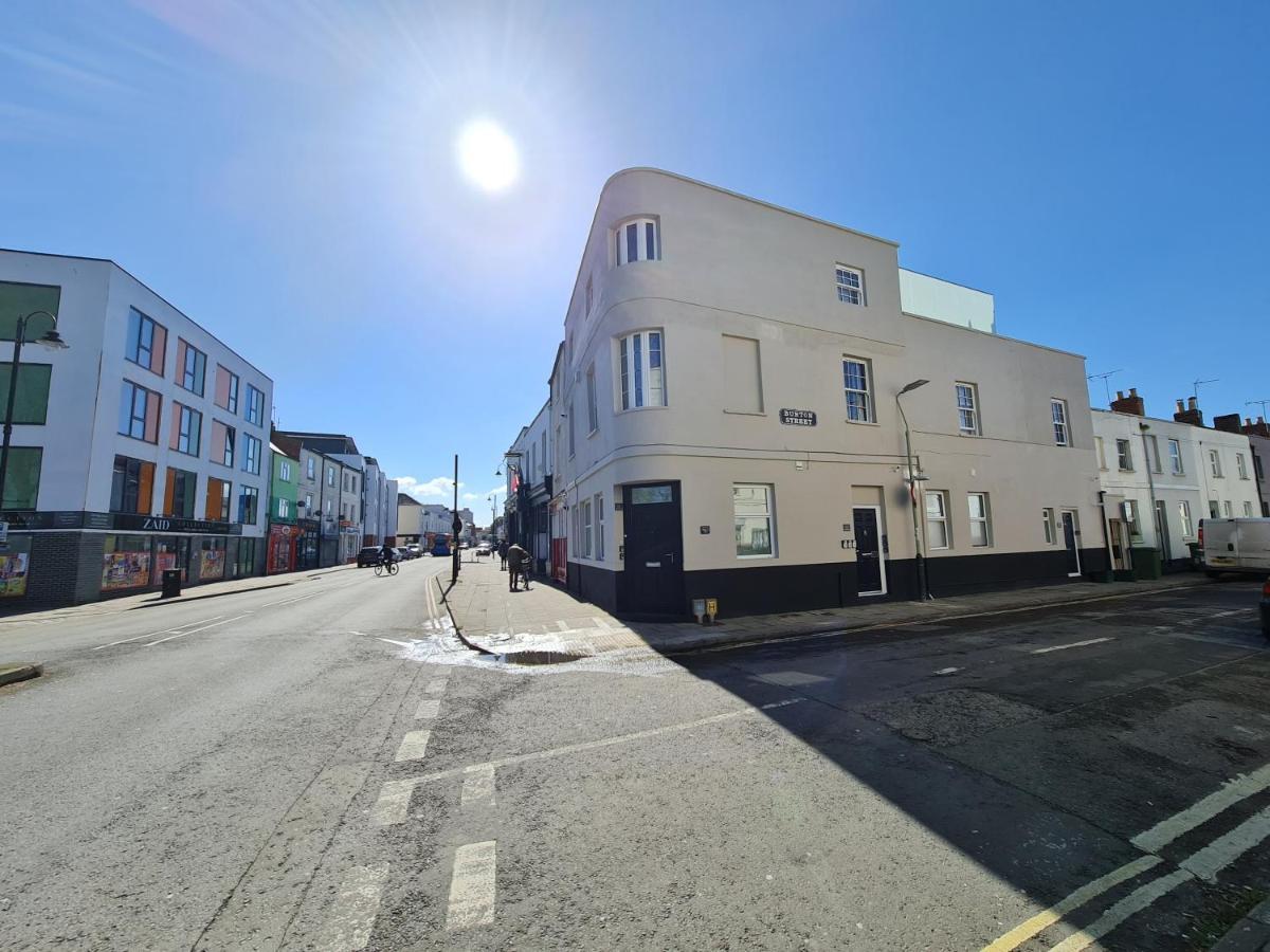 The Burton Penthouse By Fortuna Property Cheltenham Exterior photo